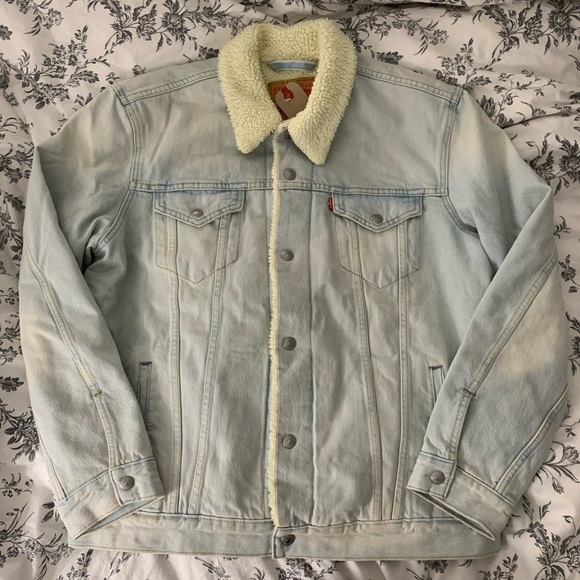 Levi’s Denim Sherpa Lined Jacket - Picture 2 of 2